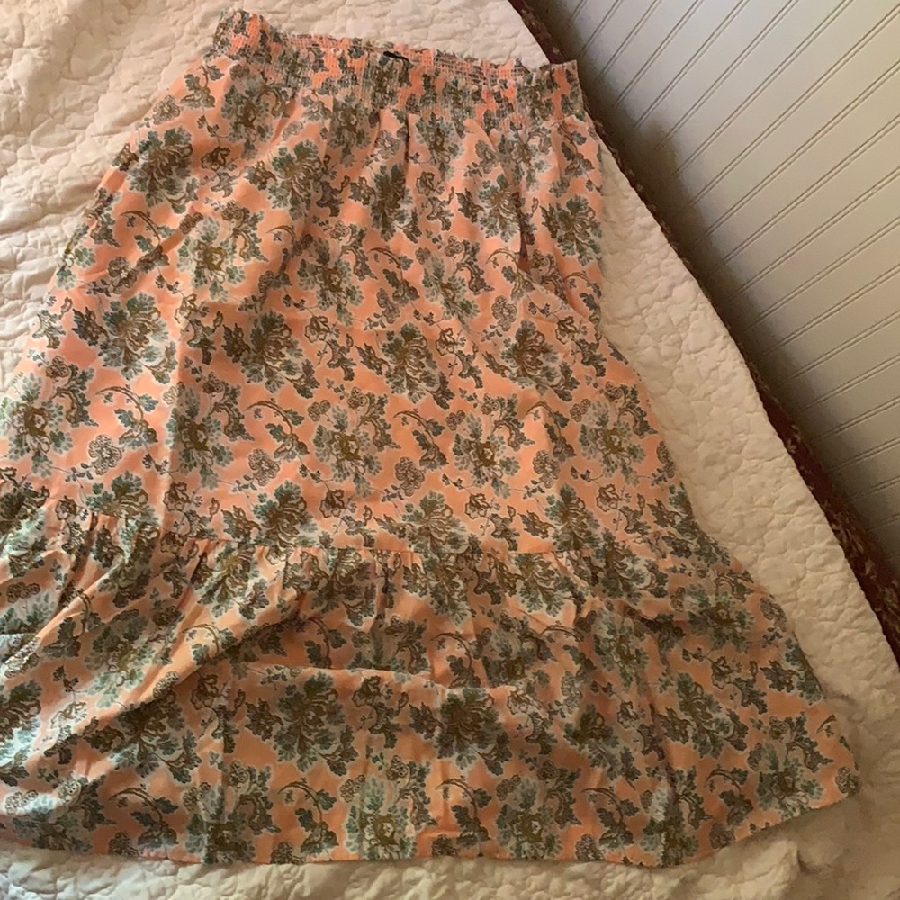 ANN TAYLOR FLORAL SKIRT